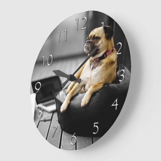 Pug op Rest Grote Klok (Hoek)