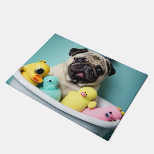 Pug Paradise: Een zwemschoonheid op de buis Deurmat (Schuin)
