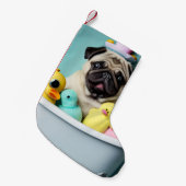 Pug Paradise: Een zwemschoonheid op de buis Kleine Kerstsok (Voorkant (Hangend))
