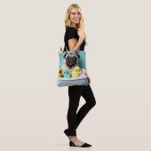 Pug Paradise: Een zwemschoonheid op de buis Tote Bag (Op model)