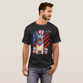 Pug Puppy Dog 4 van juli Patriottisch Amerikaans V T-shirt (Voorkant volledig)