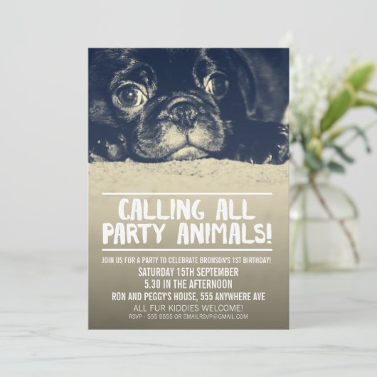 Pug Puppy Dog Party nodigt [Full Bleed Photo] uit Kaart (Staand voorkant)