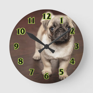 Pug Puppy Ronde Klok