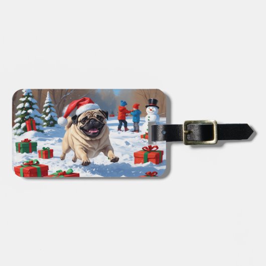 Pug Rent in de Sneeuw met Kerstmuts Bagagelabel (Voorkant horizontaal)