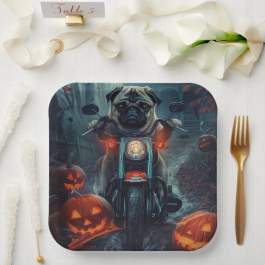 Pug Rijden Motorfiets Halloween eng Papieren Bordje (Huwelijk)