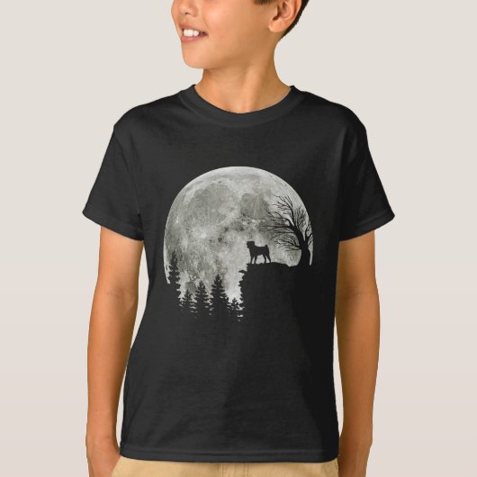 Pug staande op berg maanlicht Halloween T-shirt (Voorkant)