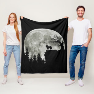 Pug Stand Op Berg Spooky Halloween Moon Fleece Deken