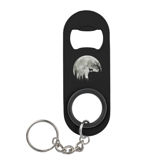 Pug Stand Op Berg Spooky Halloween Moon Mini Flessenopener (Voorkant)