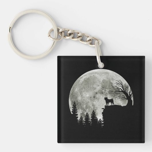 Pug Stand Op Berg Spooky Halloween Moon Sleutelhanger (Voorkant)