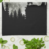 Pug Stand Op Berg Spooky Halloween Moon Theedoek (Gevouwen)