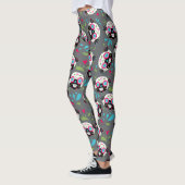 Pug Sugar Skull Pattern op Grey Leggings (Links)