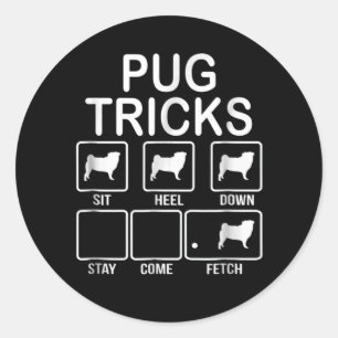 Pug trucs zitten, hiel, omlaag, blijven, komen, ha ronde sticker