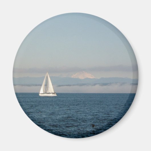 Puget Sound Sailboat and Mountain Range Magneet (Voorkant)