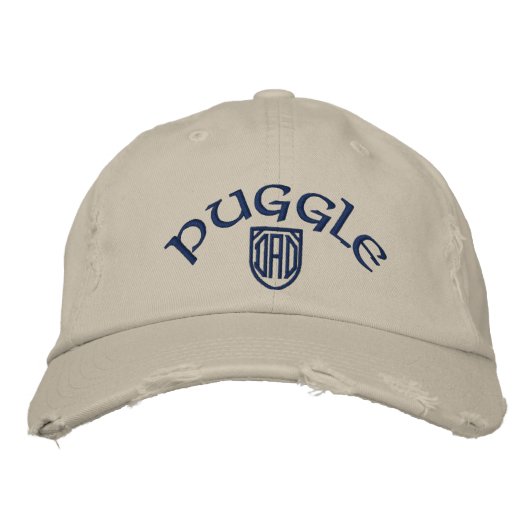 Puggle, DAD Geborduurde Pet (Voorkant)