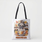 Pugkin Spice Latte – Cute Autumn Pug Coffee Design Tote Bag (Voorkant)