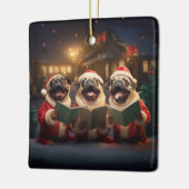 Pugs Kerst Caroling Feestelijke Vakantie Keramisch Ornament (Links)