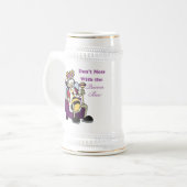 puinhoop met koningin bij bierpul (Voorkant links)