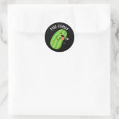 Puke-cumber Grappige Komkommer Pun Donker BG Ronde Sticker (Tas)