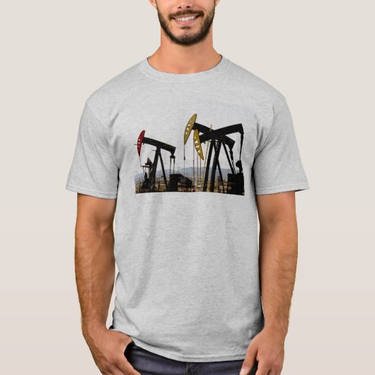 Pumpjacks in Taft California T-shirt (Voorkant)