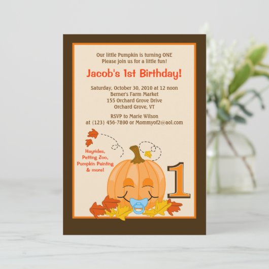 Pumpkin Baby's 1e verjaardag Halloween 5x7 Uitnodi Kaart (Staand voorkant)