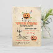 Pumpkin Carving Halloween Party Cocktail Webs Kaart (Staand voorkant)