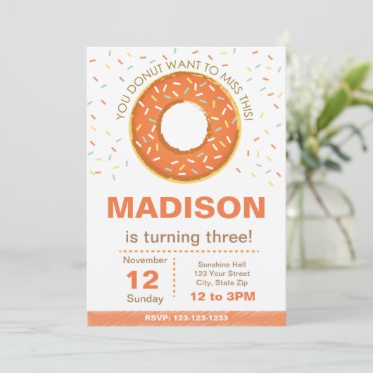 Pumpkin Donut Birthday Uitnodiging (Staand voorkant)