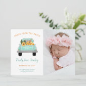 Pumpkin in Old Boerderij Truck Herfst Foto Baby Aankondiging (Staand voorkant)