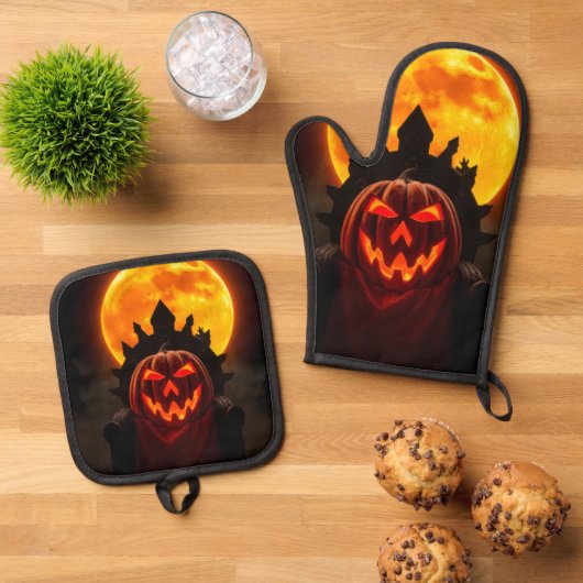 Pumpkin King Eclipse Halloween Oven Mitt Set (Top down)