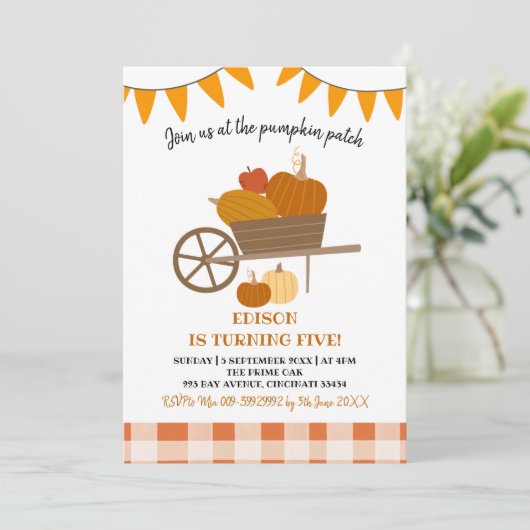 Pumpkin Patch Birthday Uitnodiging (Staand voorkant)