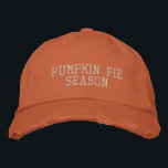 Pumpkin Pie Season Oranje Geborduurde Pet<br><div class="desc">Het is dat keer op keer - herfst is het seizoen voor de taart,  dus hier in de moderne typografie is "Pumpkin Pie Season".</div>