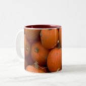 Pumpkin Pile Tweekleurige Koffiemok (Voorkant links)