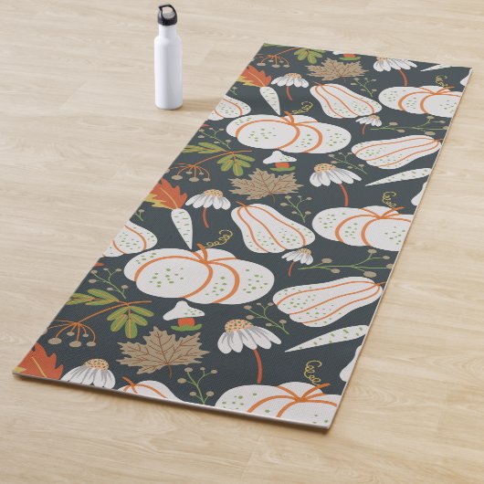 Pumpkin seamless pattern floral black and white yogamat (In situ)