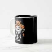 Pumpkin Skeleton Halloween Pumpkin Spooky Season Tweekleurige Koffiemok (Voorkant links)