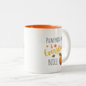 Pumpkin Spice en Alles-Nice-Herfst Tweekleurige Koffiemok (Voorkant rechts)