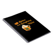 Pumpkin Spice & Everything Leuk Grappig Notitieboek (Rechterzijde)