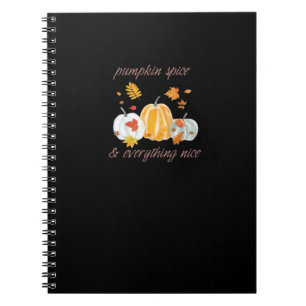 Pumpkin Spice & Everything Leuke Meme Slogan Notitieboek
