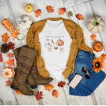 Pumpkin Spice Lover | Monogram Herfst T-shirt<br><div class="desc">Schattigee pompoen kruiden citaat shirt met geweldige typografie en waterverf pompoen kruiden recept. Pas deze schattige herfst t-shirts aan met je achternaam voor een familiereünie of diner bij het verzamelen van deze Thanksgiving. Perfect voor familiefoto's, reüniefeesten, roadtrips en meer. Voeg uw aangepaste formulering toe aan dit ontwerp door gebruik te...</div>