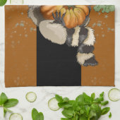 Pumpkin Spice! Op een Roll Pumpkin Raccoon Theedoek (Gevouwen)