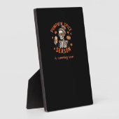 Pumpkin Spice Season komt binnenkort naar Hallowee Fotoplaat (Zijkant)