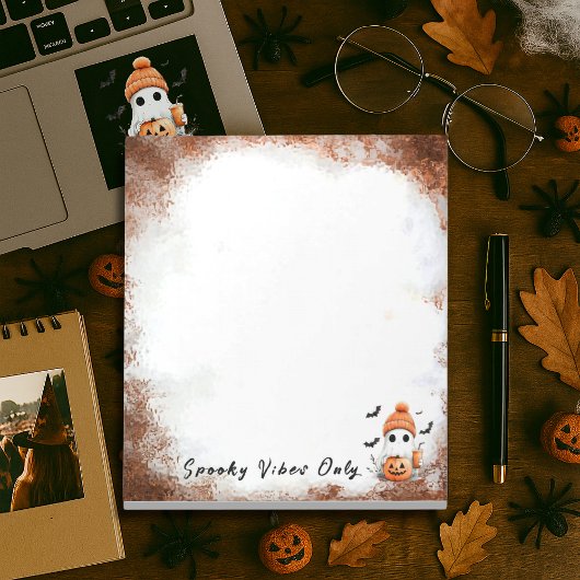 Pumpkin Spice Spooky Vibes gepersonaliseerd Notitieblok