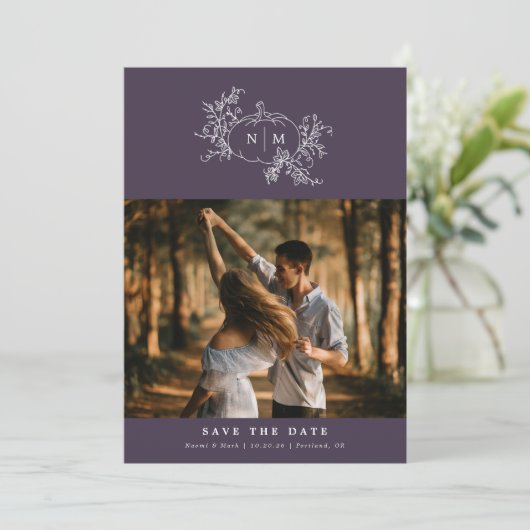 Pumpkin Vines Monogram Weddenschap Save The Date (Staand voorkant)