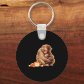 Punch de knuffelende knuffeldier meme sleutelhanger (Voorkant)