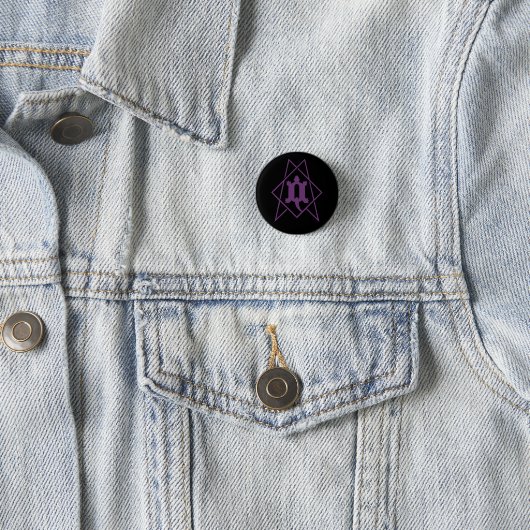 Punch Line Qmay Kai Simple Logo Pin Ronde Button 3,2 Cm (In situ)