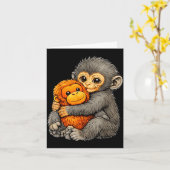 Punch monkey funny cute baby animal hugging plush  kaart (Gele Bloem)