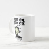 Punctuatie redt levens, zombie laten we kind eten koffiemok (Voorkant links)