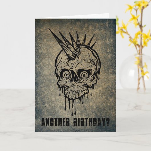 Punk Rock Rocker Skull met Mohawk Verjaardag Kaart (Gele Bloem)