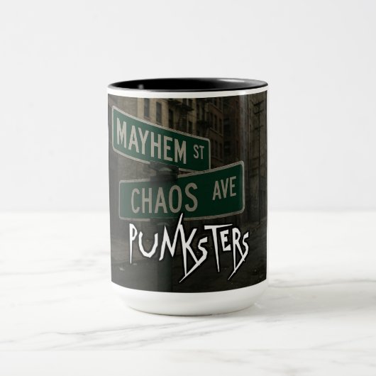 Punksters Mayhem en Chaos Mok (Midden)