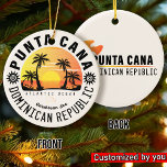 Punta Cana Dominicaanse Republiek - Retro Souvenir Keramisch Ornament<br><div class="desc">Deze retro Punta Cana van de Dominicaanse Republiek  ontwerp maakt een geweldig kerstcadeau of kerstcadeau voor fans van het strand van Punta Cana. Het retro zomervibes ontwerp is een perfect cadeau voor reisliefhebbers en liefhebbers van tropische bestemmingen.</div>