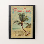 Punta Cana Dominican Republic Vintage Travel Legpuzzel<br><div class="desc">Punta Cana Dominican Republic ontwerpt in Vintage Travel-stijl met een palmboom op het strand met oceaan en lucht.</div>