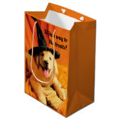 Pup with heks Pet and Broom Medium Cadeauzakje (Voorkant Gekanteld)